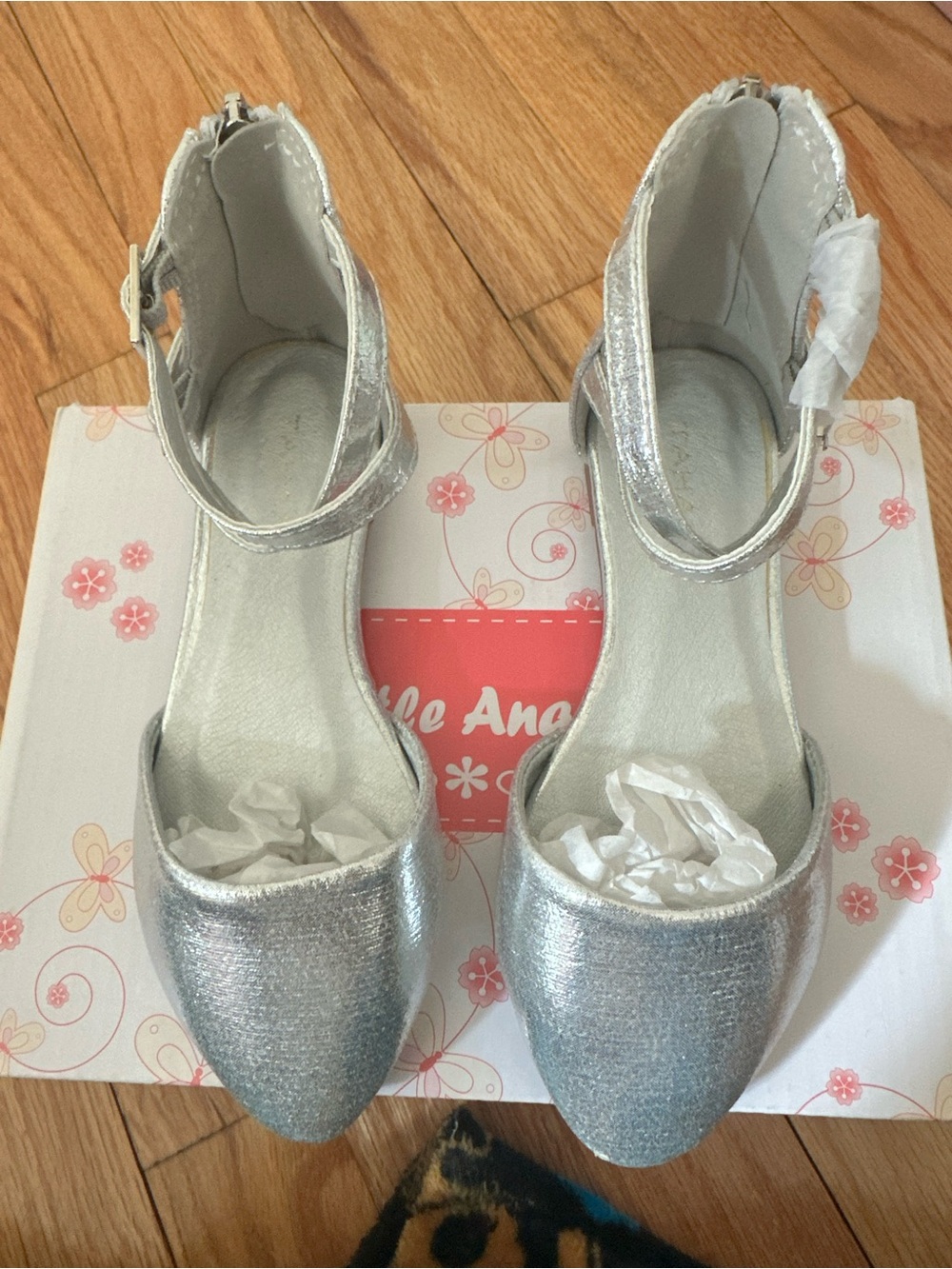 Tahari Girls' Silver Glitter Ankle-Strap Dress Shoes